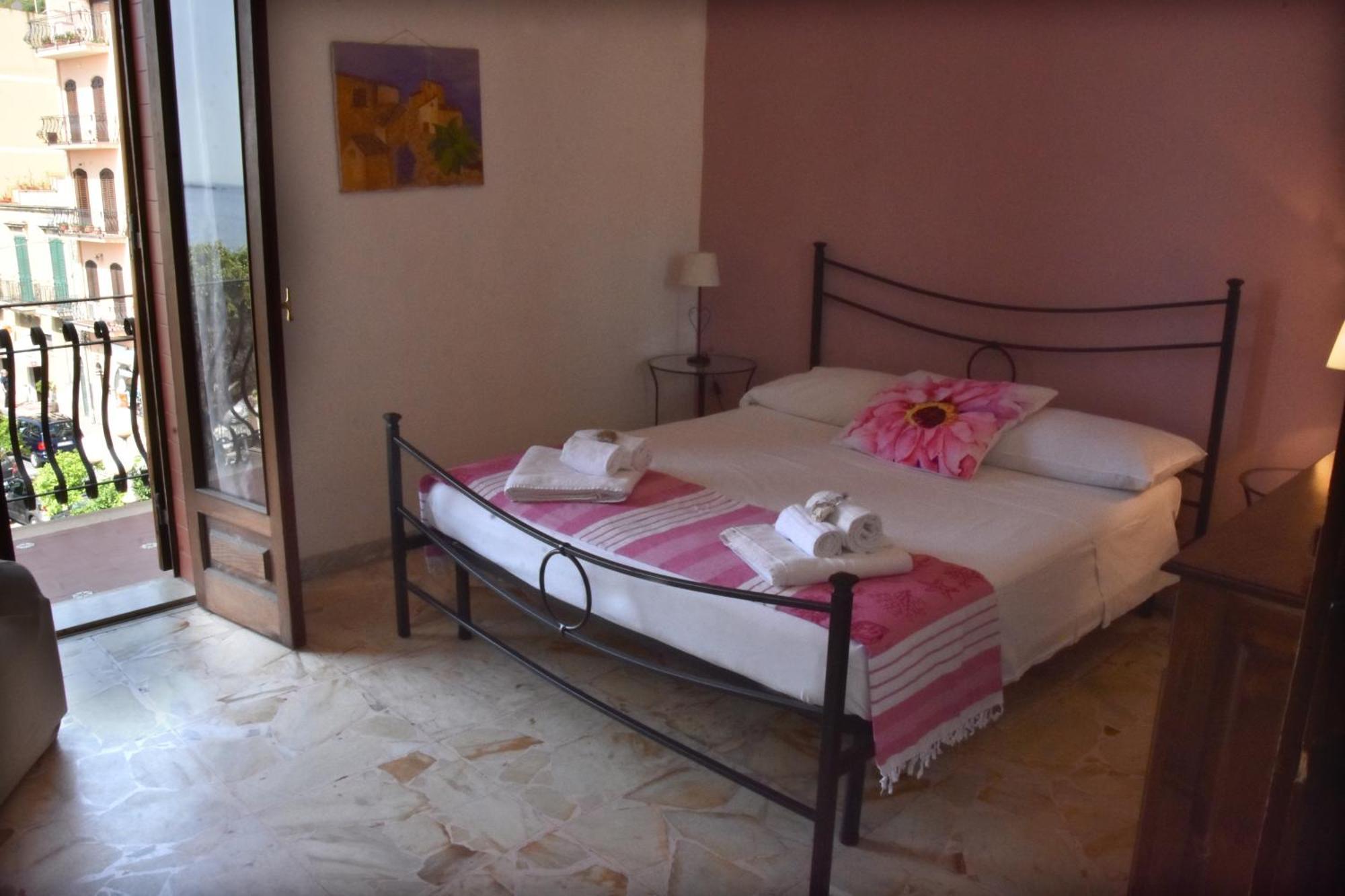 Plaza Apartment Джардини Наксос Екстериор снимка